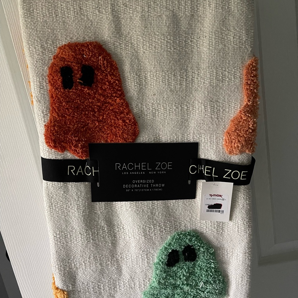 “Viral” Ghost Throw